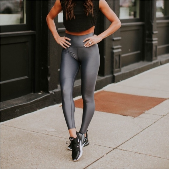 Alo Yoga High Waisted Shine Leggings Grey Size Medium - Picture 2 of 13